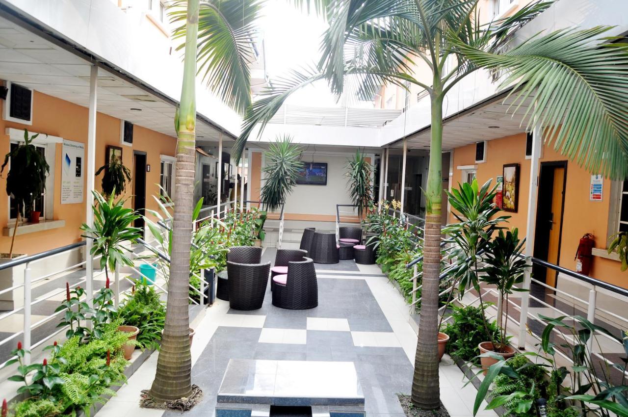 พริมอล โฮเต็ล อิเคยา Hotel อีเคจา ภายนอก รูปภาพ