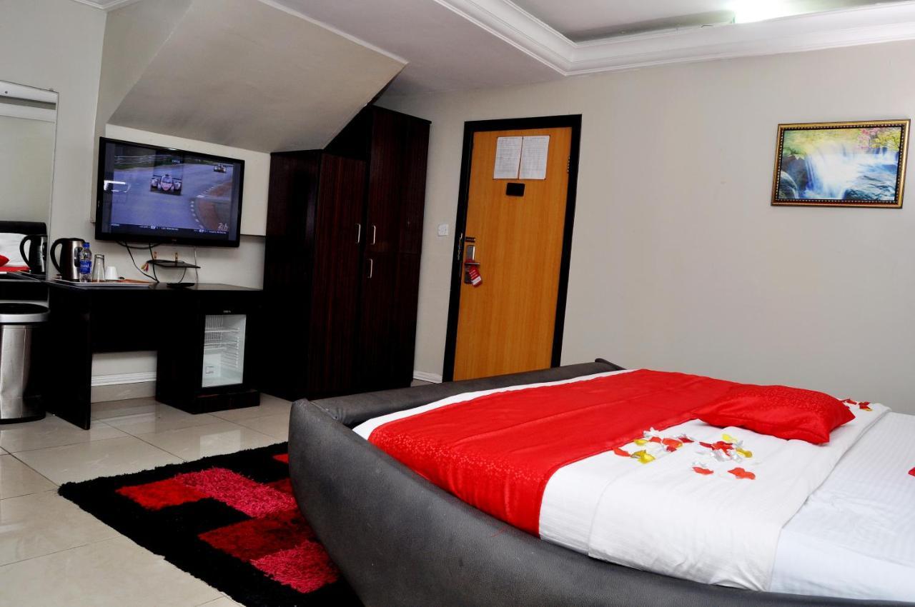 พริมอล โฮเต็ล อิเคยา Hotel อีเคจา ภายนอก รูปภาพ