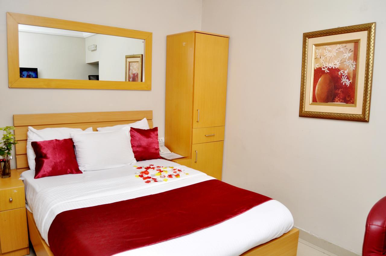 พริมอล โฮเต็ล อิเคยา Hotel อีเคจา ภายนอก รูปภาพ