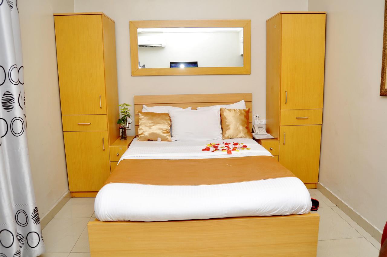 พริมอล โฮเต็ล อิเคยา Hotel อีเคจา ภายนอก รูปภาพ
